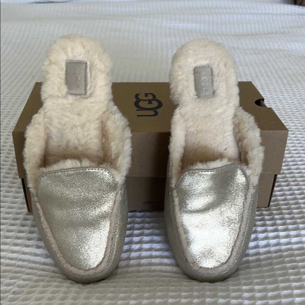UGG LANE Slipper/Slide - Picture 2 of 5